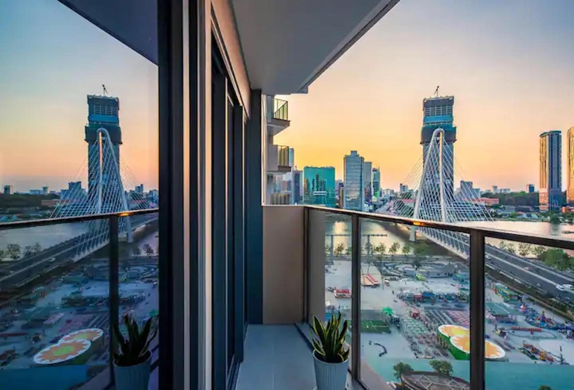 Zo Apartment Opera, Crest, Galleria -Central Saigon -Free Pool-Gym-Sauna Room-Yoga Room Ho Chi Minh City Exterior photo