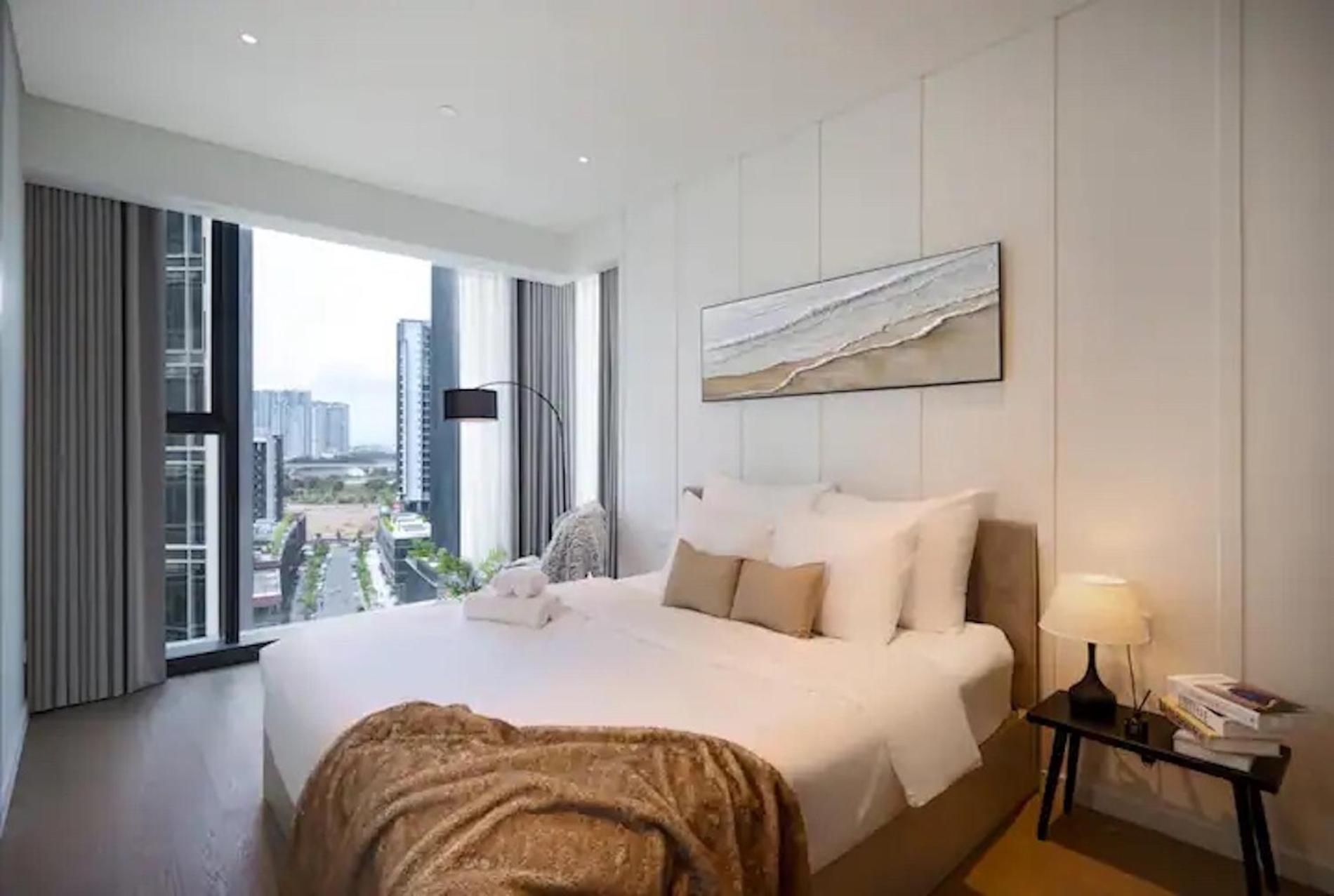 Zo Apartment Opera, Crest, Galleria -Central Saigon -Free Pool-Gym-Sauna Room-Yoga Room Ho Chi Minh City Exterior photo