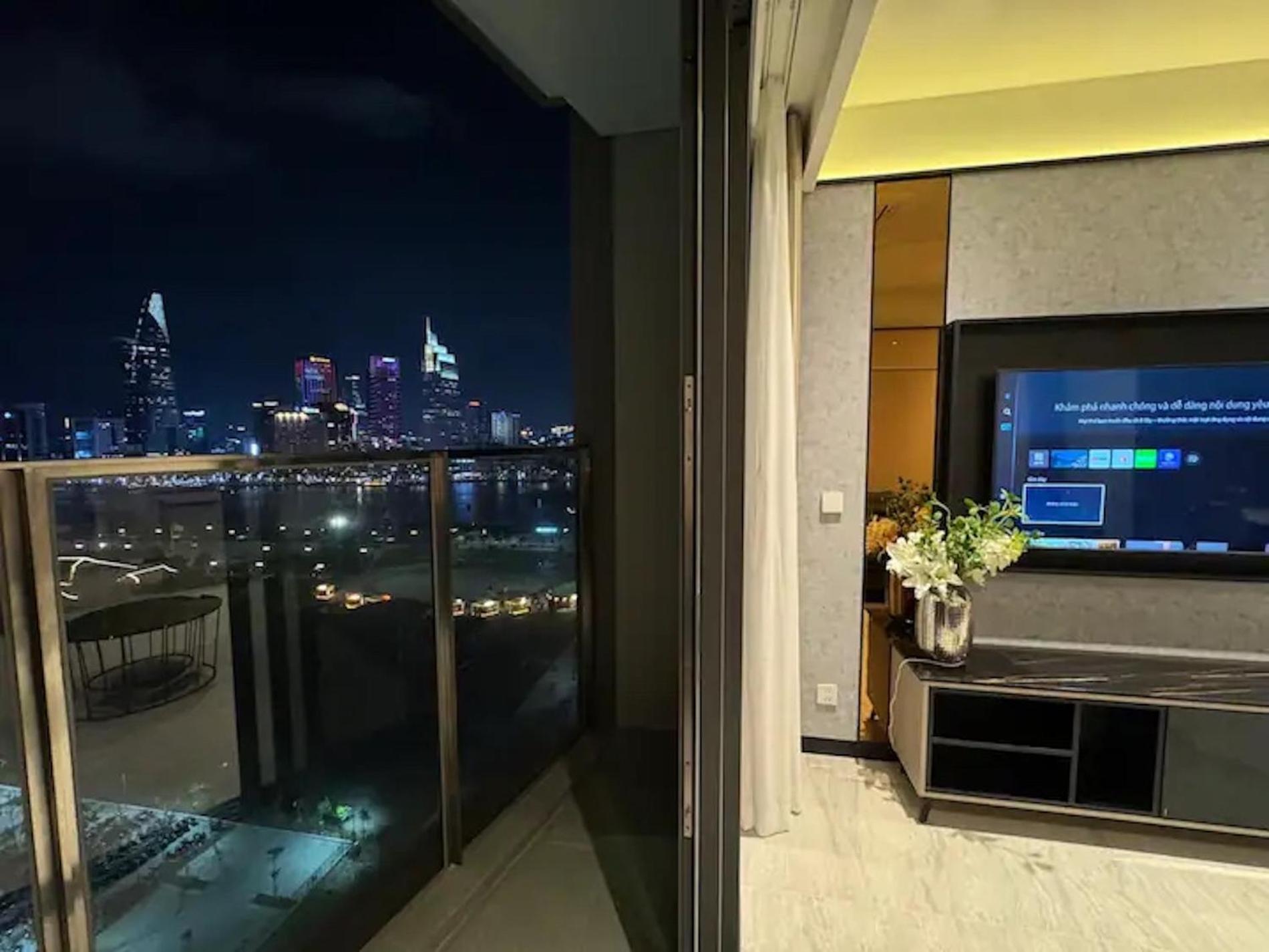 Zo Apartment Opera, Crest, Galleria -Central Saigon -Free Pool-Gym-Sauna Room-Yoga Room Ho Chi Minh City Exterior photo