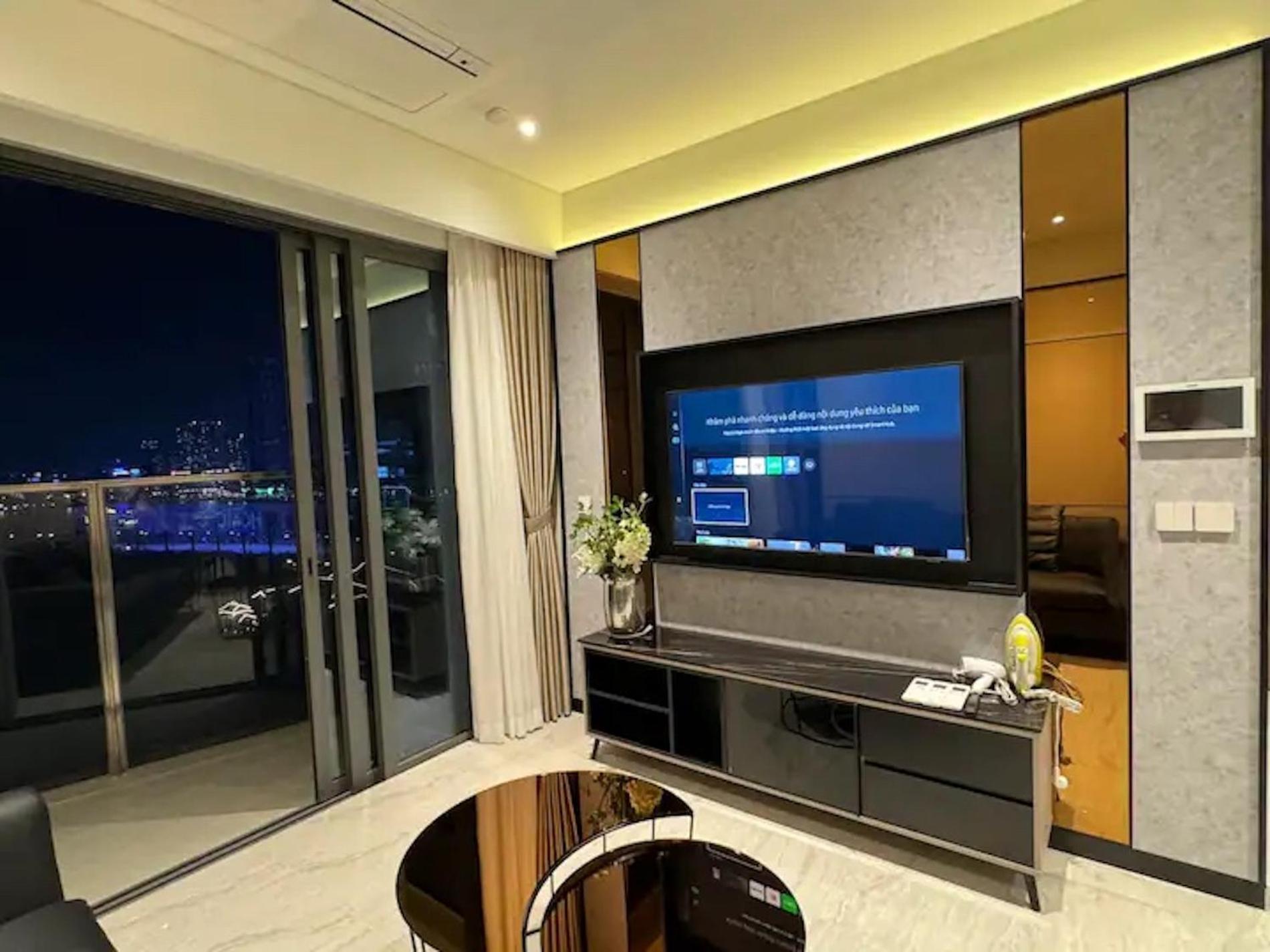 Zo Apartment Opera, Crest, Galleria -Central Saigon -Free Pool-Gym-Sauna Room-Yoga Room Ho Chi Minh City Exterior photo