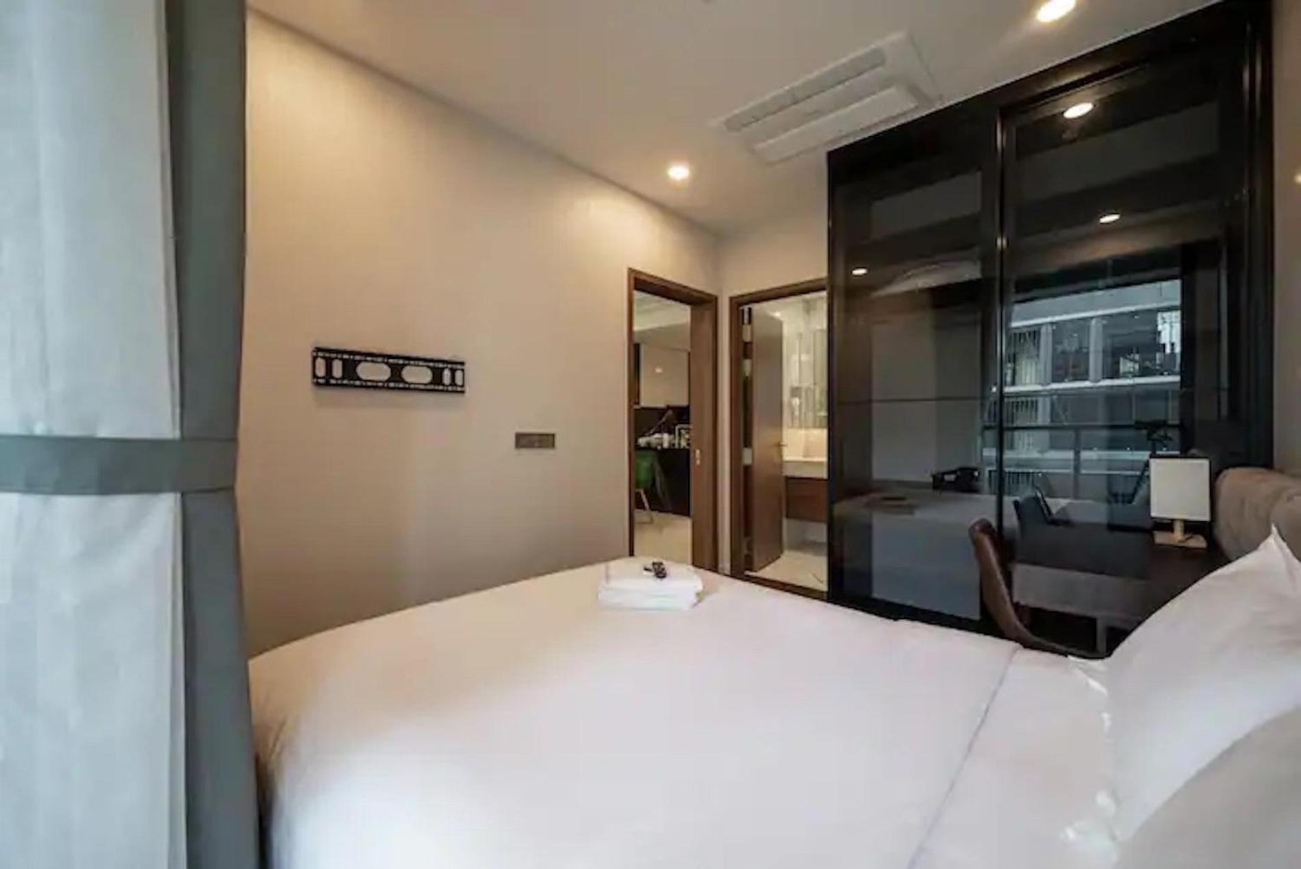 Zo Apartment Opera, Crest, Galleria -Central Saigon -Free Pool-Gym-Sauna Room-Yoga Room Ho Chi Minh City Exterior photo